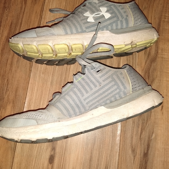 Under Armour Shoes - Picture 2 of 7